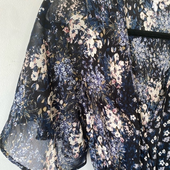 Bcbgeneration floral wrap dress Sz XS - Picture 8 of 14